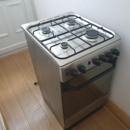 hi I'm selling my indesit gas cooker it's hardly been used and is in very good clean condition. can deliver for a small cost.