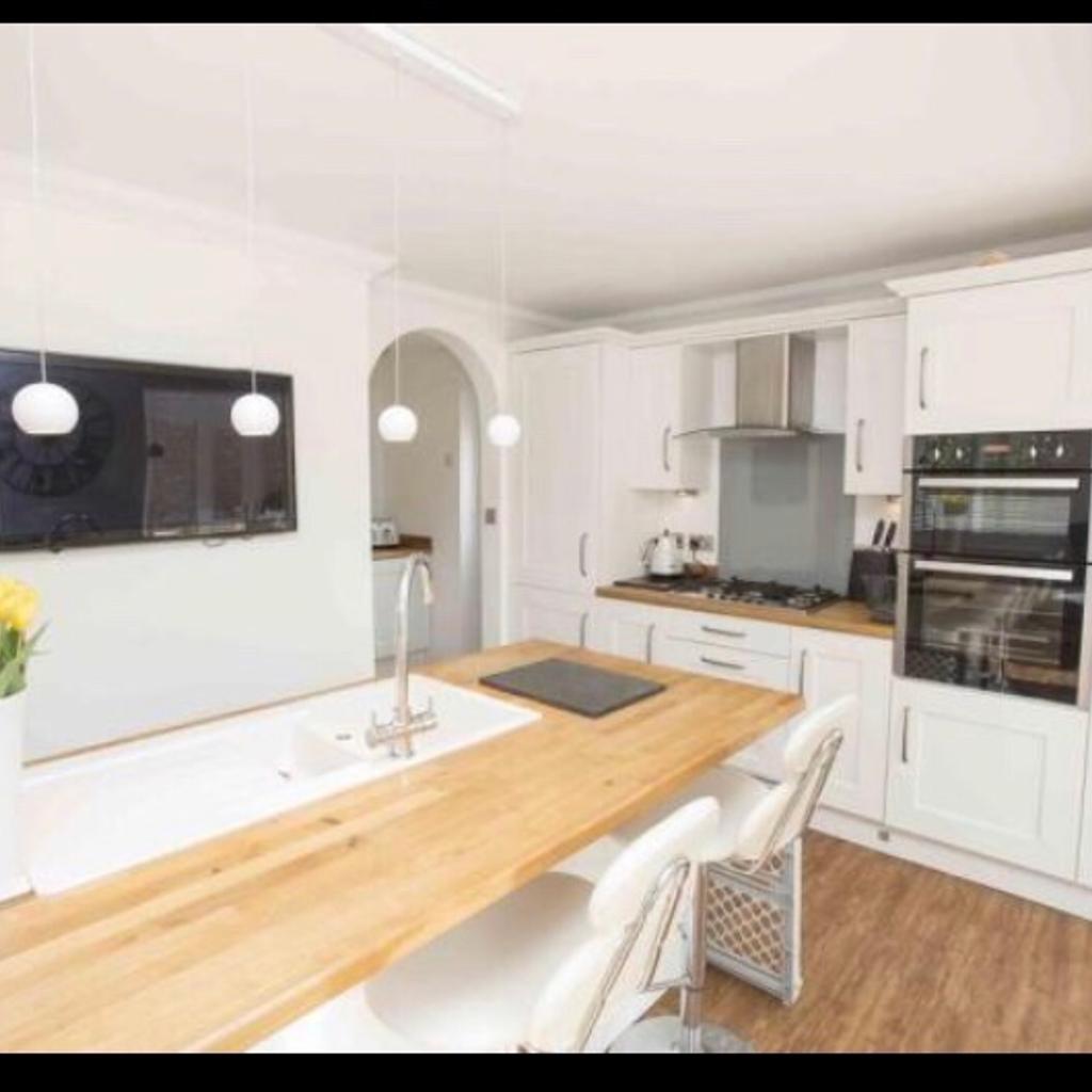 White and real oak worktop shaker kitchen in NN17 Corby for £1,500.00 for sale Shpock