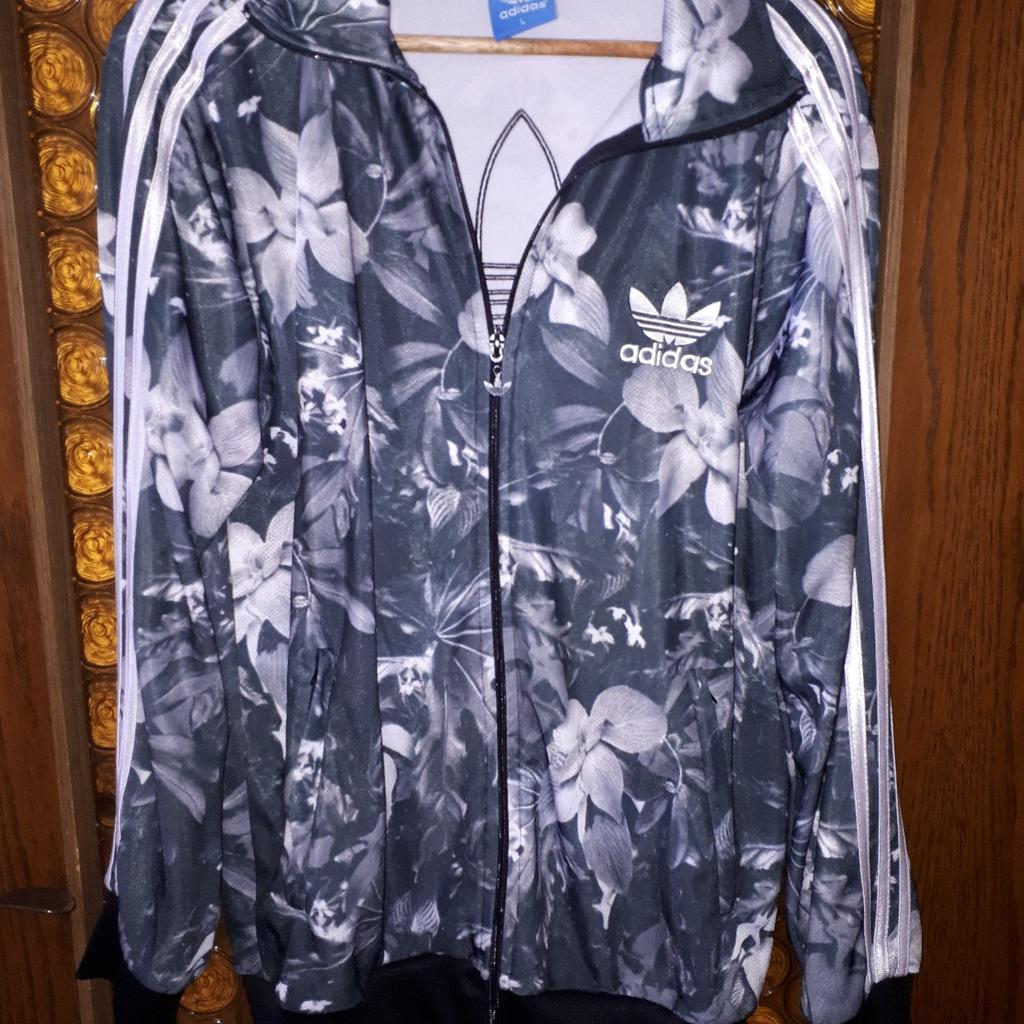 Adidas jacke mit blumen online