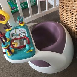 Mauve and white with detachable play tray.
Excellent condition hardly used as my daughter was not keen in it.
Suitable for age 3 months upwards