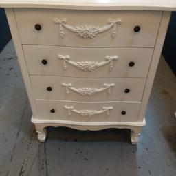 used for 2 months no longer needed
A Toulouse chest of 4 drawers in very good condition.
No marks