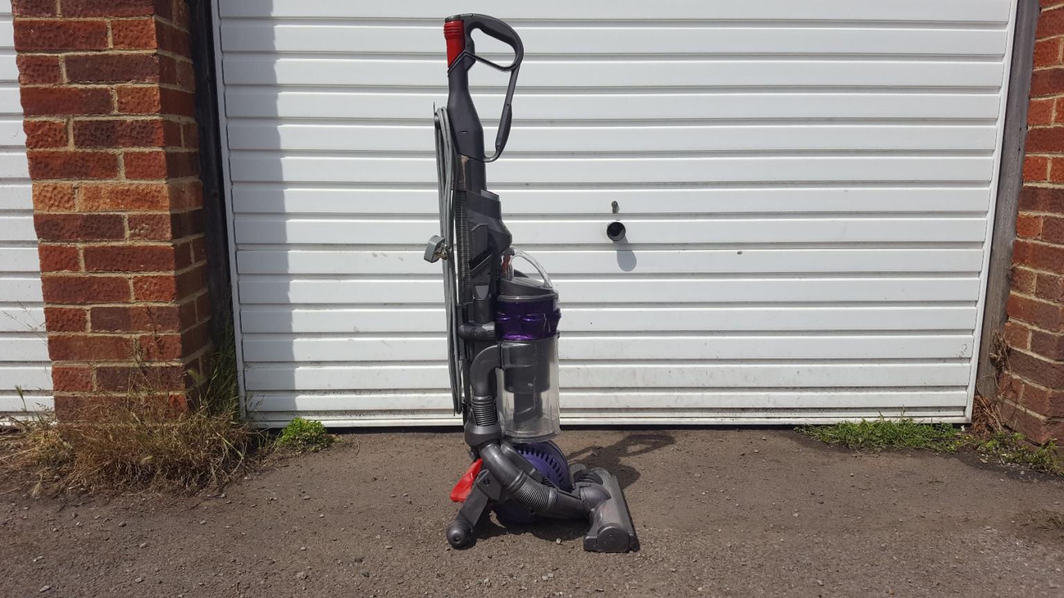Dyson DC25 Animal Upright Bagless Vacuum Mc in TN23 Ashford for £55.00