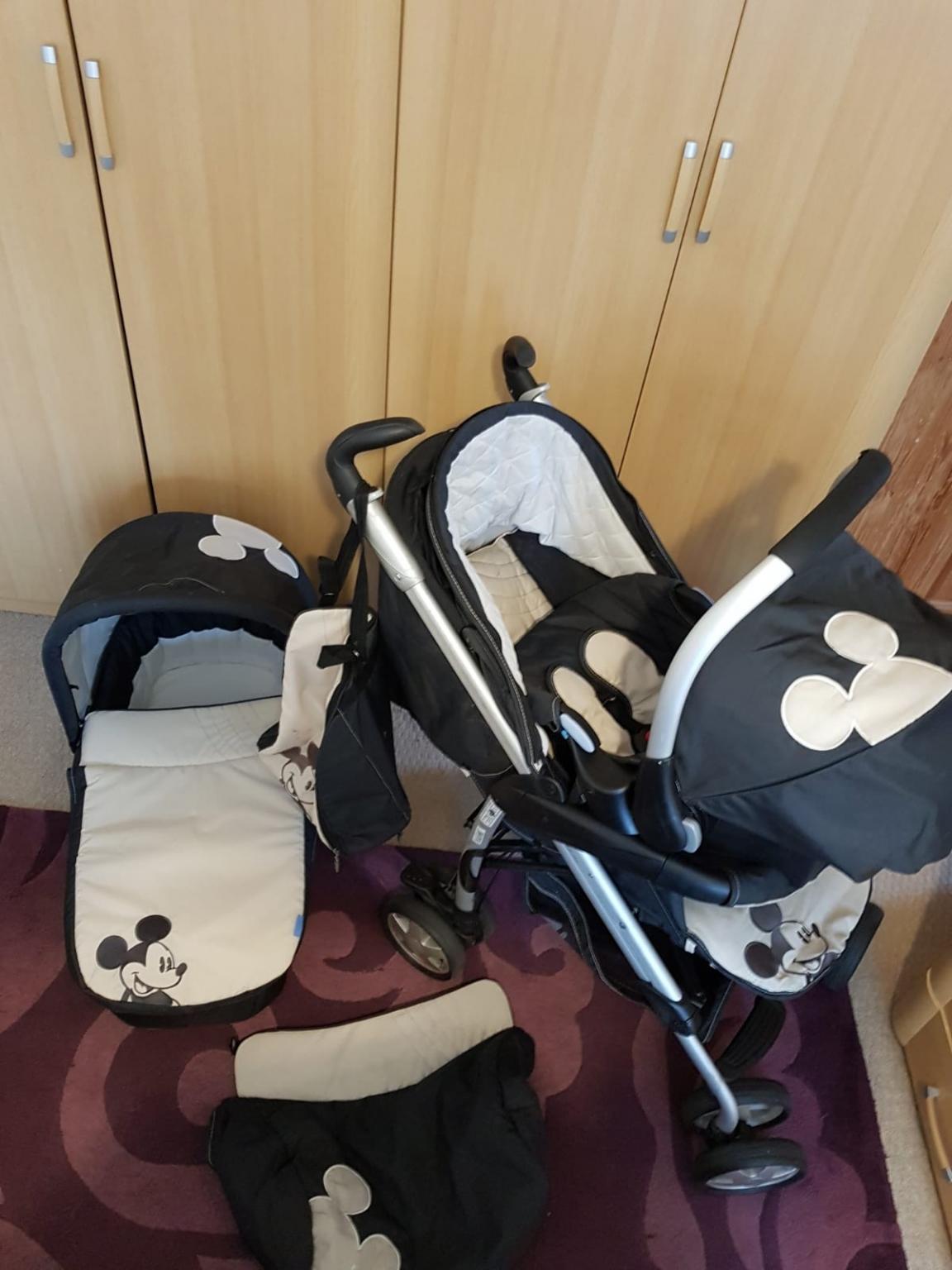 Hauck mickey outlet mouse travel system