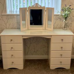 White dressing table with mirror, glass top and jewel sparkle handles.

Open to offers
Depth - 400mm
Height - 760mm
Length - 1400mm

Flower not included.

Welcome to collect today.