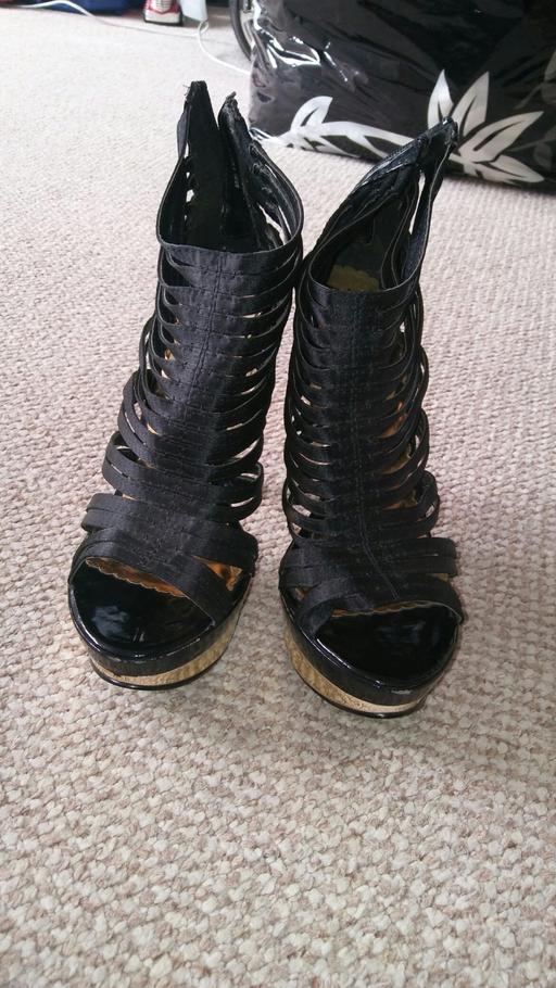 Buy & Sell North London Upper Holloway - North London - Photos for Shoes size 5