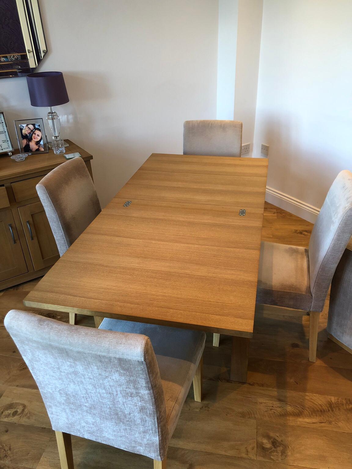 Light oak dinning table and chairs in ME17 Maidstone for £100.00 for