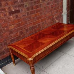 Lovely large living room /coffee table
Rich Walnut
Well made
Odd Age related marks that could be restored if they bothered you but overall good condition
Legs bolt on/off so easy transport
Length 54“
Height17"
Width 24"
Can be collected from Short Heath, Willenhall Or Cannock
Please click on my profile for other items
Thanks