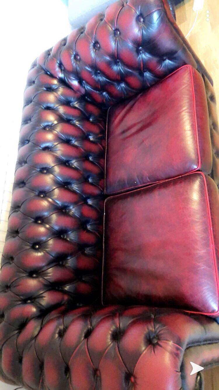 Vintage leather second hand chesterfield sofa in W11 Chelsea for £400.