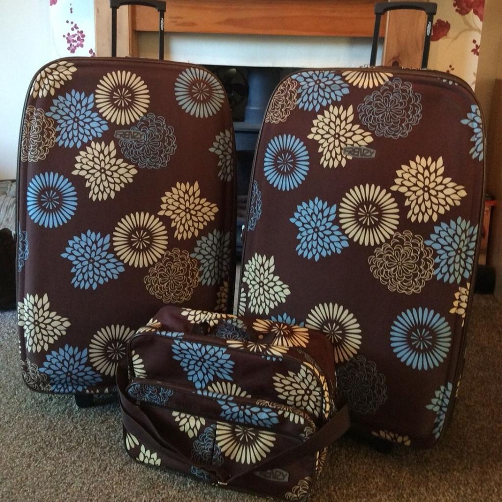 Frenzy floral suitcase on sale