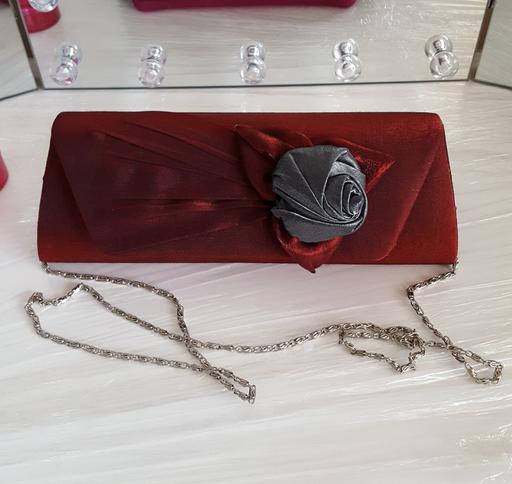 Buy & Sell West Midlands Birmingham - Photos for RED SATIN ROSE CLUTCH SHOULDER BAG 🌹