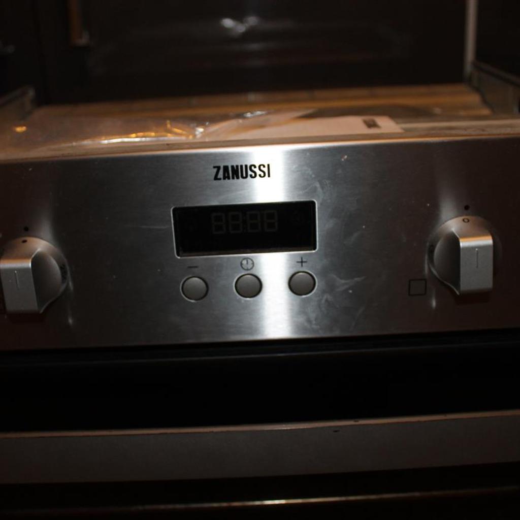 Zanussi ZOB343X Single Electric Oven in Monkston für £ 99,00 zum
