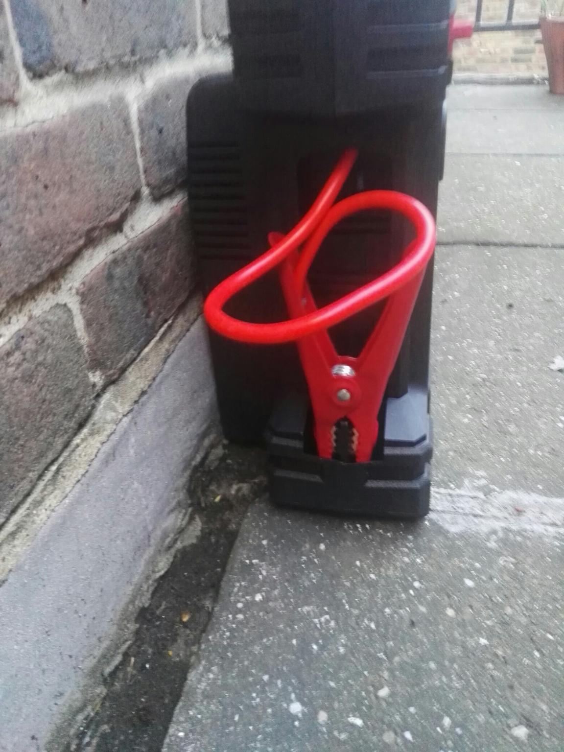 Halfords 6in1 Jump Starter Power Pack in SE27 London for £50.00 for
