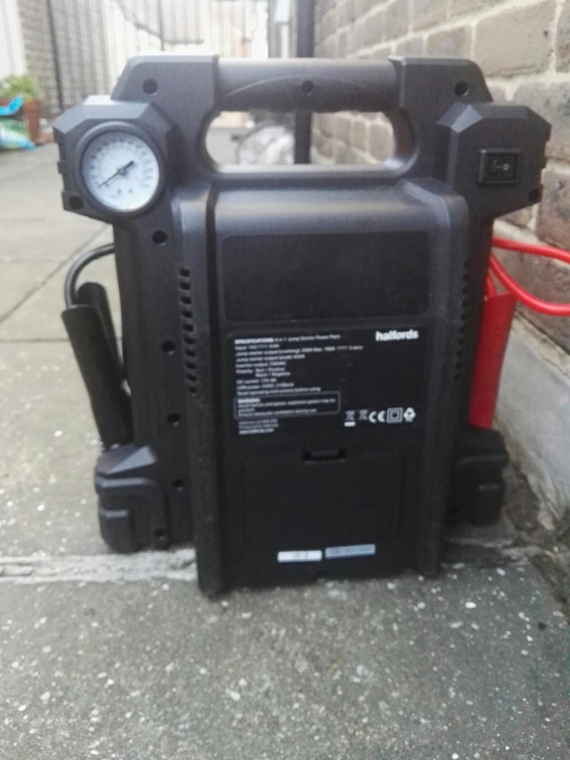 Halfords 6in1 Jump Starter Power Pack in SE27 London for £50.00 for