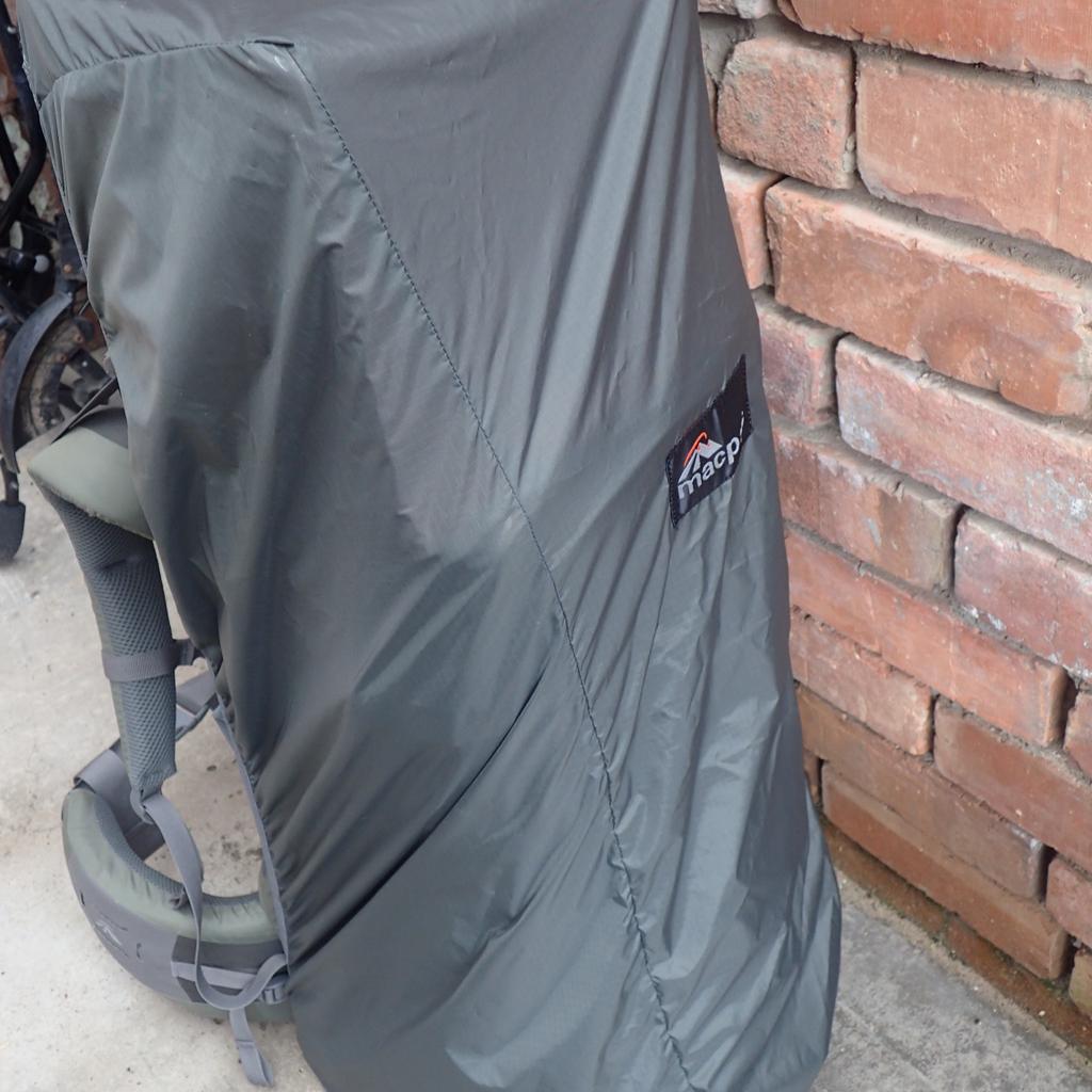 Macpac Vamoose Size 3 Baby Back Carrier in NG5 Gedling for £40.00 for