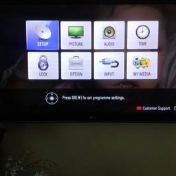 LG TV 50 inch Good working order with Remote control Wall mount
Model 50PT353K
Plazma 600Hz