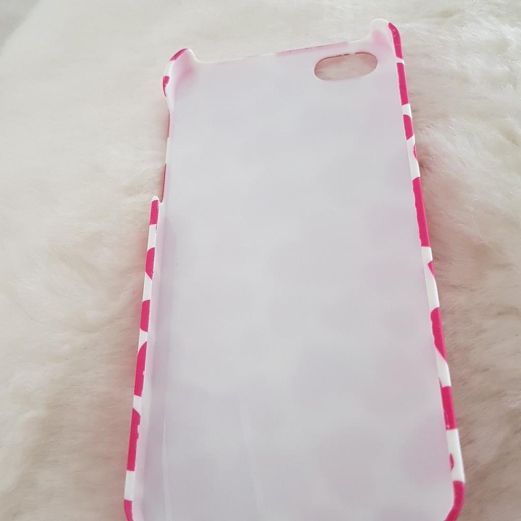 Here I am selling a lovely heart I phone 5s case.In great condition.