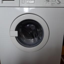Verkaufe Siemens Waschmaschine,
gebraucht,,  wegen Platzmangel.
wäscht sehr gut. Fixpreis bei Abholung