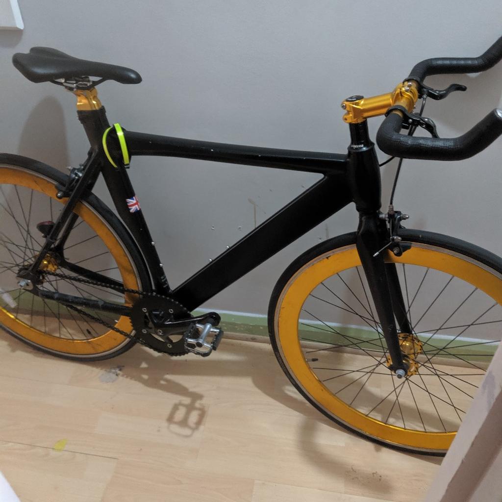 No Logo X Type black and gold single speed in NW6 Camden für 200,00