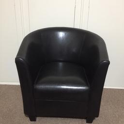 Gorgeous identical tub chairs.

Very good condition.

£30 each.

Collection only.