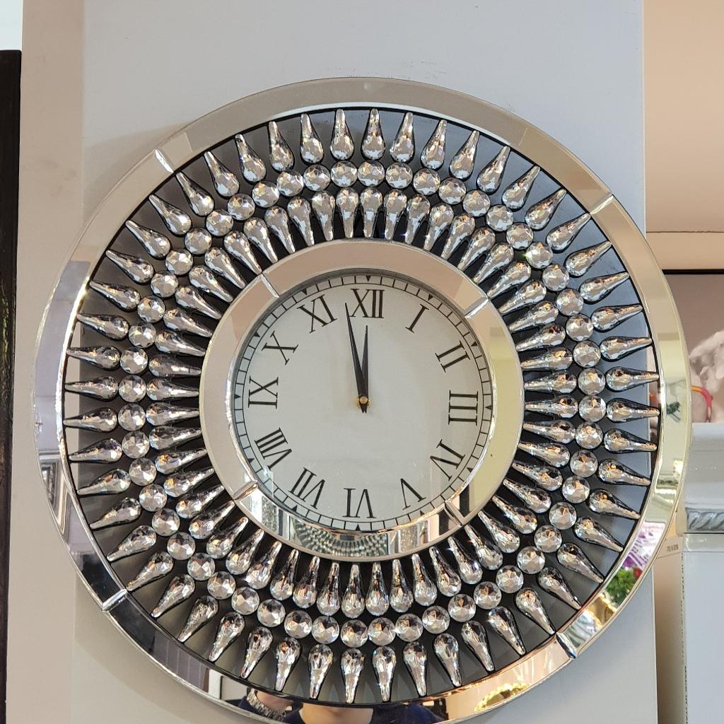 Luxury Italian style large mirrored clock in SW10 London for £50.00 for