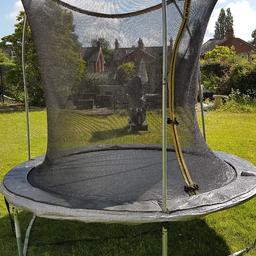 excellent condition 6ft trampoline clean hardly used
pick up only from shenfield.
£15 or make an offer, urgent sale as moved..