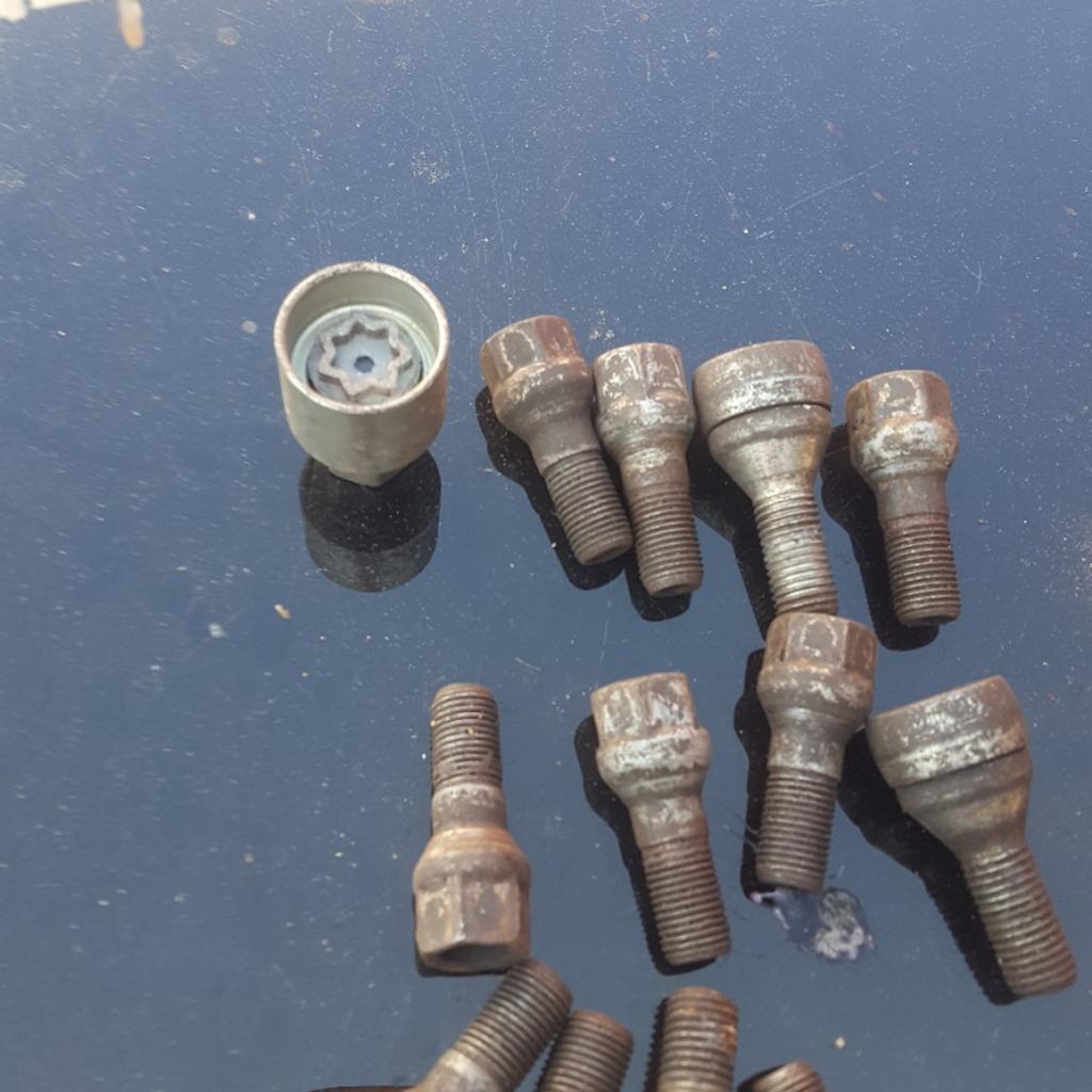 set ov locking nuts with key an wheel nuts for a citroen may fit others pick up only redcar