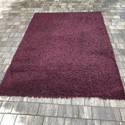 Verkaufe einen dunkel violett Teppich!
Größe 160x230cm

Nur Selbst Abholung!