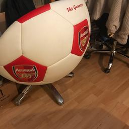 Arsenal FC leather 360 swivel as good as new