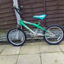 boys bike as u can see in picture bit of rust but apart from that itsba decent bike
