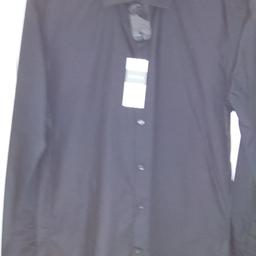 lovely brand new (still in original packaging with tags) Burton's men's muscle fit shirt, collar 15.5-16. Originally purchased for an occasion but ended up wearing something different and too late to take back. cash on pick up only please.