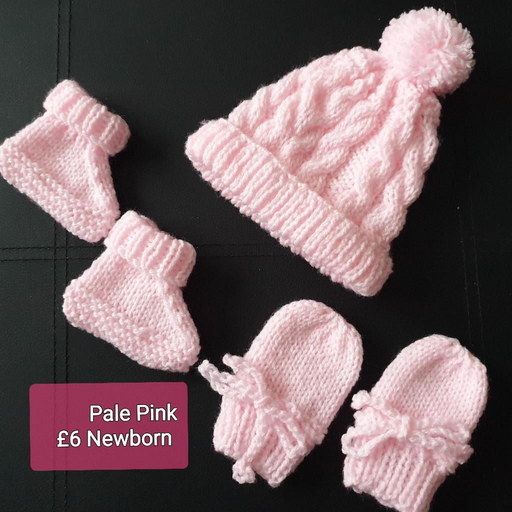 Newborn Pom Pom Hat Mittens Booties Can order colours blue,aqua,silver grey, white,pink,lilac,peach,mint lemon,deep lemon

You can Buy full Archie Set which adds the Jacket Price £10.50 Complete Set
Check out in my Items FULL SET

100% ACRYLIC MACHINE WASH 40%.
THIS ITEM IS HAND KNITTED BY MYSELF
COMES FROM A SMOKE AND PET FREE HOME.

OPEN FOR CUSTOM BABY ORDERS MAY BE A WAITING LIST DEPENDING ON MY ÒRDERS AT THE TIME OF ORDER
SO ORDER EARLY
POSTAGE WILL BE £3.05