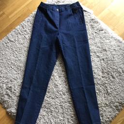 Retro Jeans mit Gummibund 
Neu Mit Etikett 
Größe 20 steht in der Hose entspricht einer Größe 40