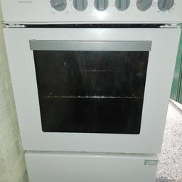 Small electric cooker, very clean, used condition, collection only, needs moving asap, ONO