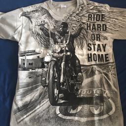 Einmal getragenes T Shirt von guter Qualität mit Biker Motiv .