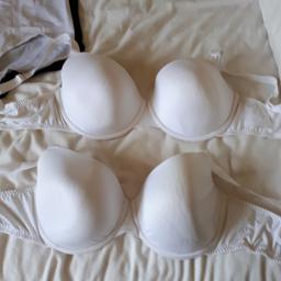 2 white T shirt bras size 42DD only worn a handful of times.