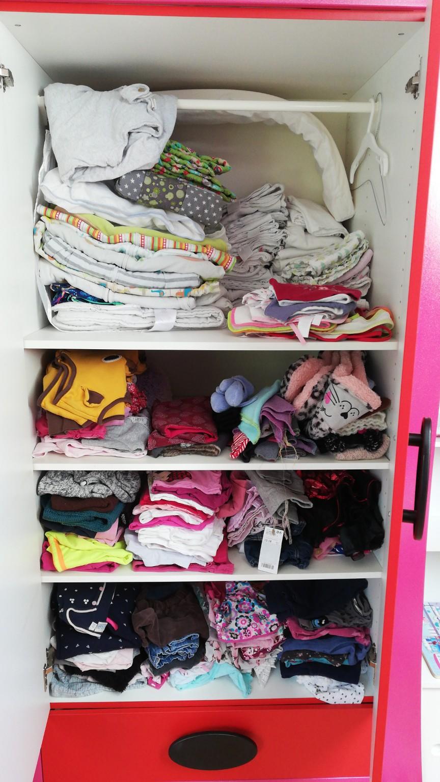 Ikea Mammut Kleiderschrank rot rosa Mädchen in 61389 Schmitten für 10