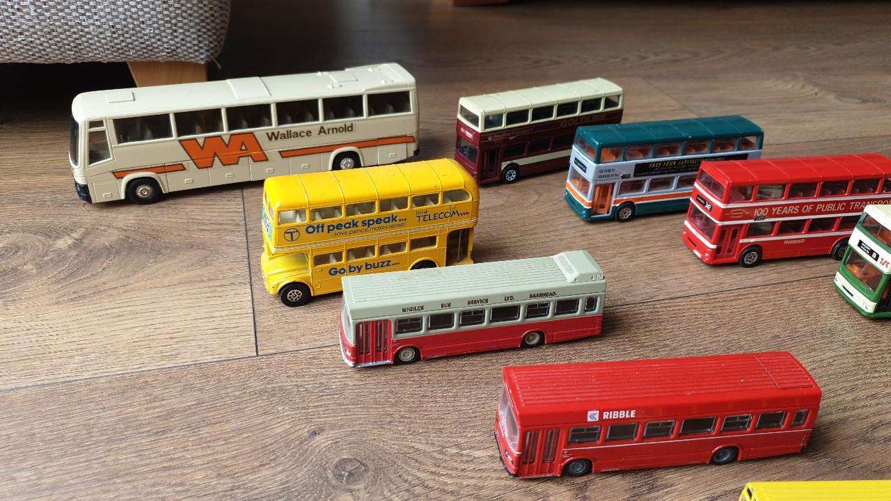 Collection of 14 Diecast 1.76 Model Buses in B62 Dudley für 20,00 £ zum ...