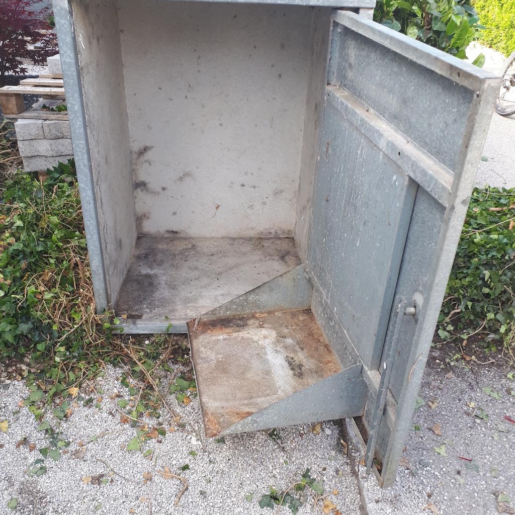 Mülltonnenbox/Mülltonnenkasten in 83404 Ainring für 1,00 € zum Verkauf