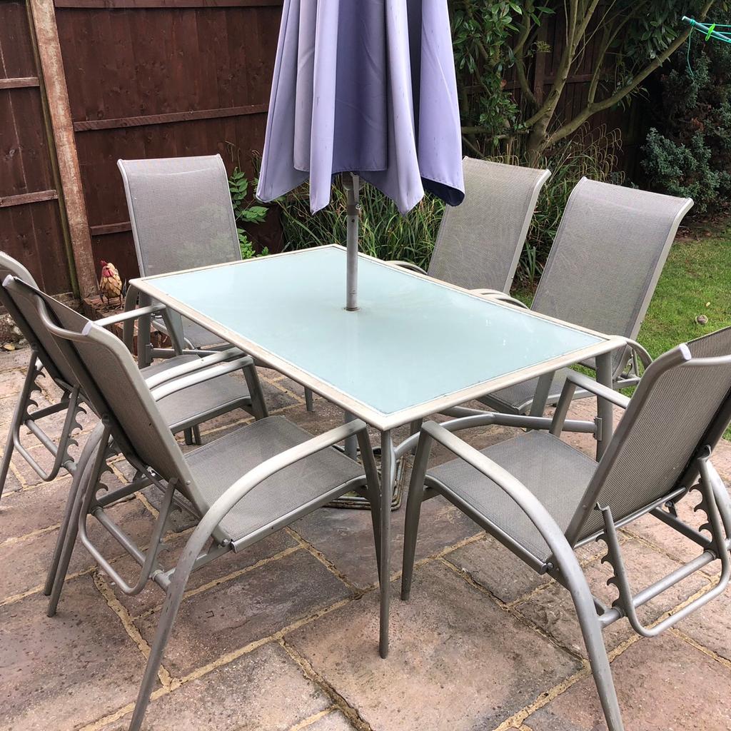 Large glass garden table & chairs in ME17 Maidstone for £100.00 for