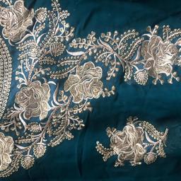 Beautifully embroidered
In perfect condition!
Comes with
 lining, trouser and sleeves fabric only £8