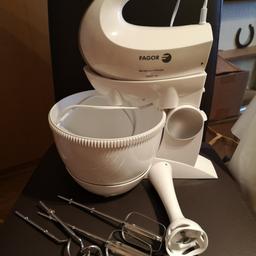 Excellent condition blender never used.
Have Dough hooks. Mixer and blender that attaches to the main part of mixer.
Instruction book and recipes included