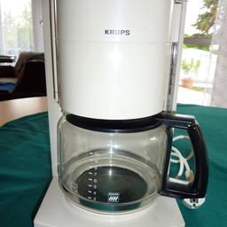 Ich biete eine Filterkaffeemaschine der Firma Krups, Compakt Aroma Plus.

Sie brüht bis zu 10 Tassen Kaffee.

Die Kaffeemaschine ist beige und weist keine Defekte auf.