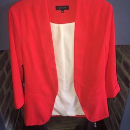 New look red blazer (woman’s)
Size 10 never worn
