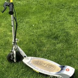 Used, Silver colour electric scooter
Good working condition, complete with charger
Max speed is 10 miles per hour
ages 8 plus, maximum weight 55 KG