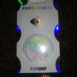 NEW
GLITTERY 
POP SOCKET
USED TO GRIP UR PHONEEE (EASIER TO HOLD)