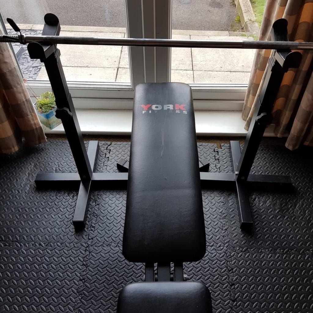 York fitness weight bench set home gym in M20 Manchester for £150.00