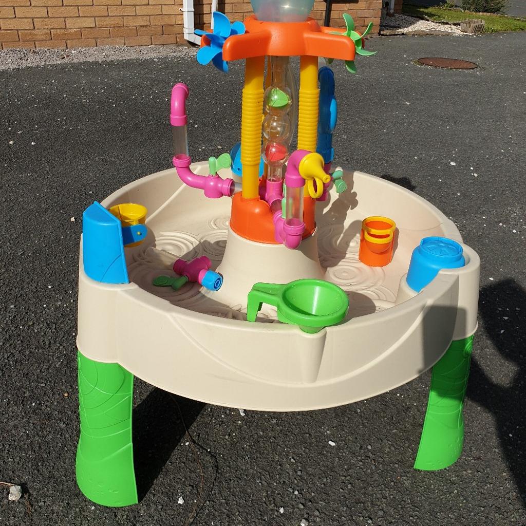 little tikes fountain factory water table in BL5 Westhoughton für 30,00