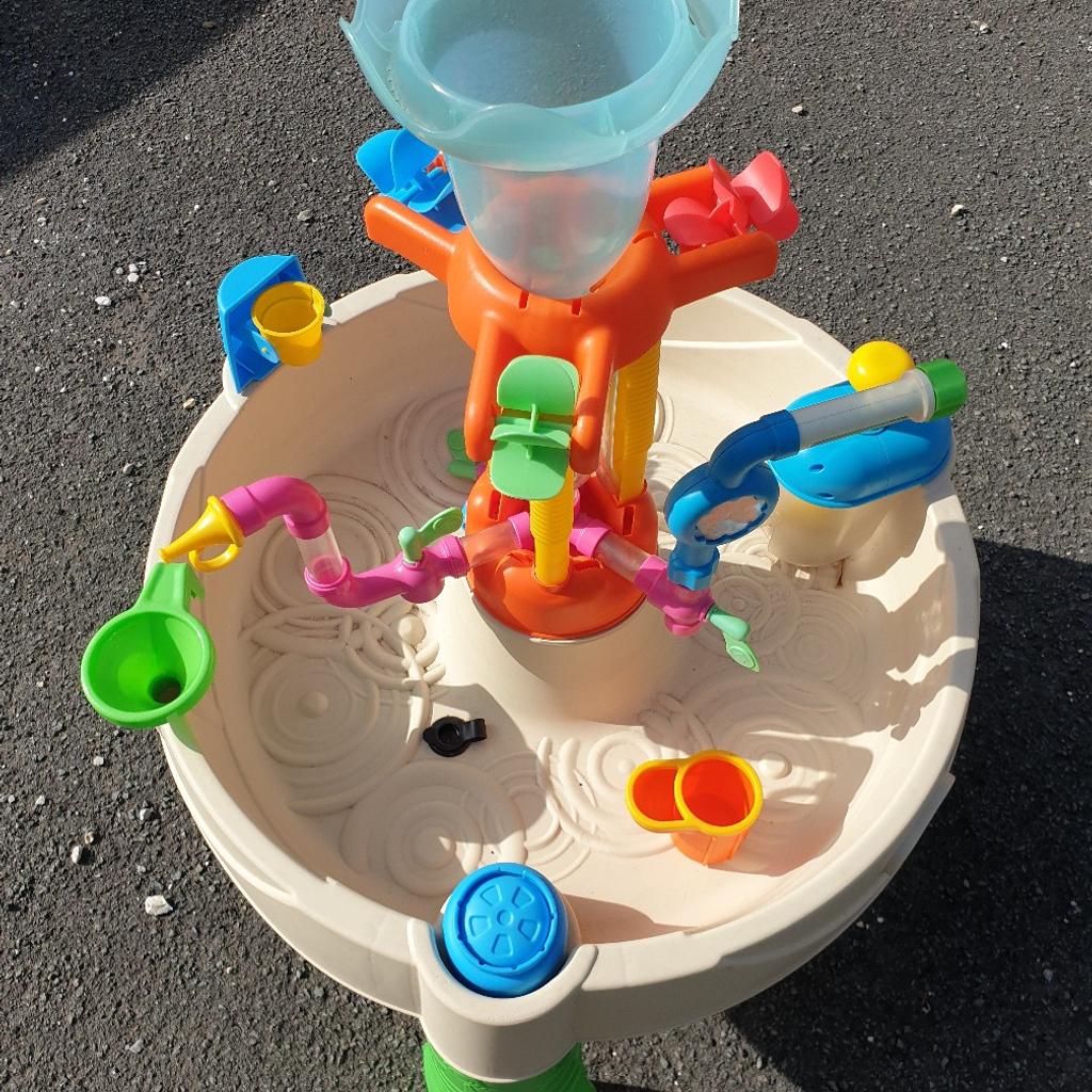 little tikes fountain factory water table in BL5 Westhoughton für 30,00