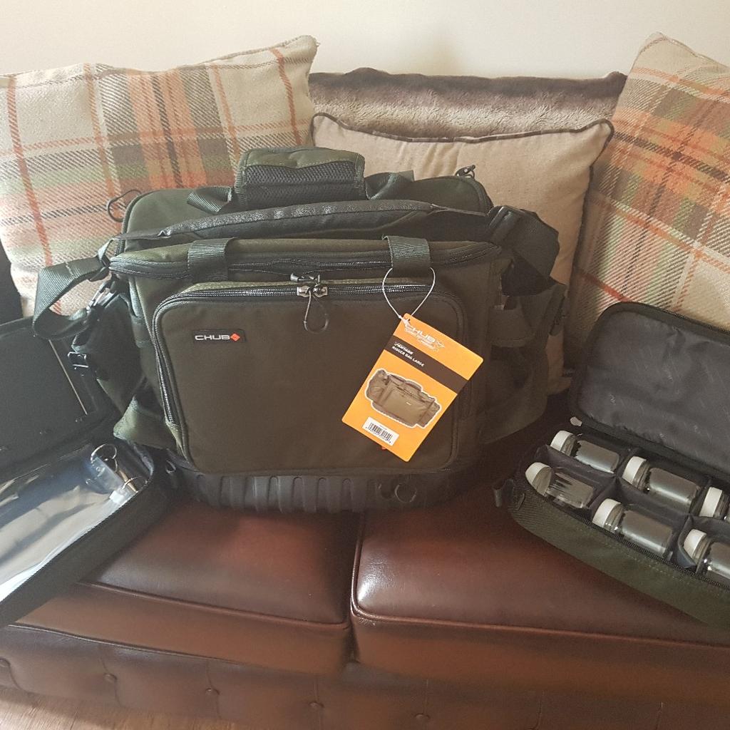 fishing Chub large bait rigger bag with 2 zip in DN6 Doncaster für £ 40