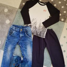 Boy bundle size 2-3 years 
Including:
🌞H&M jeans
🌞H&M soft trousers
🌞River Island top
🌞Ecco leather shoes size 7 infant 
£10 for bundle
All very good condition 
Collection in Redditch or I can post